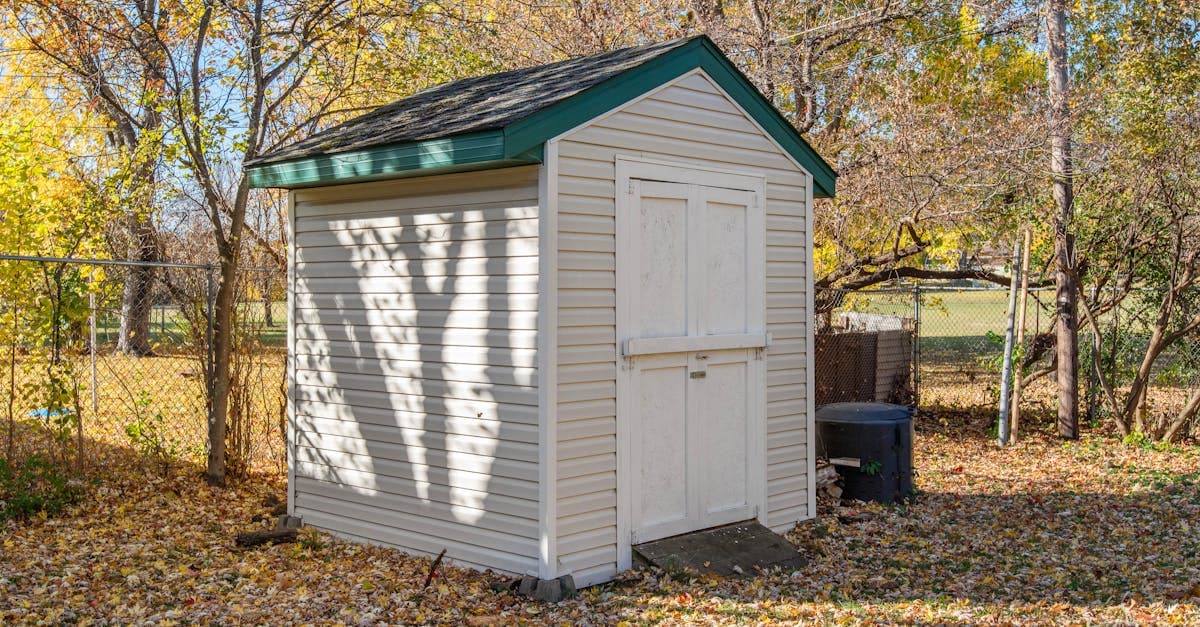 Cover Image for How Much Other Structures Coverage Do You Need on Your Homeowners Policy?